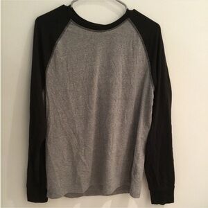 Aeropostale long sleeve lightweight men’s large tee black and gray